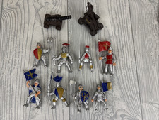 Lot of 10 Medieval Knights Figurine Weapons Playset Safari LTD War Cannon