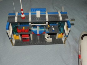 Lego 3182 City Airport 100% complete w/instruction manual MICE!