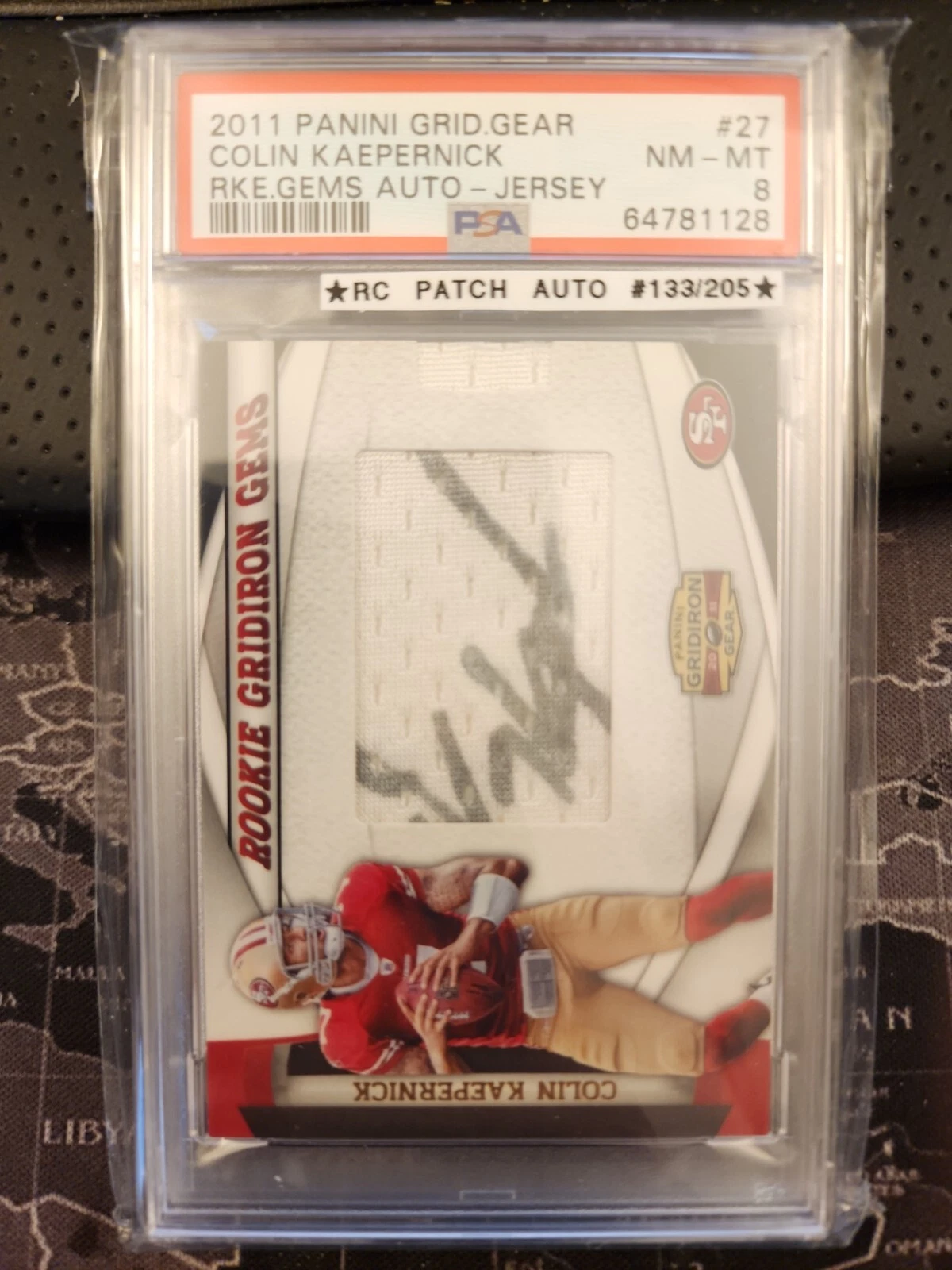 Colin Kaepernick Panini Gridiron Gear Rookie Gridiron Gems Autographs #27 Autograph-Jersey