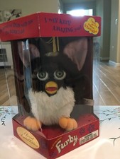 SPECIAL LIMITED EDITION EXTREMELY RARE MISPRINT BOX GRADUATION FURBY WOW