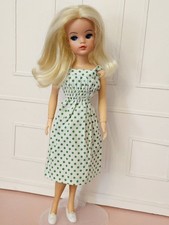 Beautiful Vintage Pedigree Sindy Rivet Arm Lovely Lively Doll