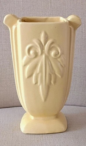Vintage McCoy Pottery Yellow  FLEUR DE LIS Vase #3294