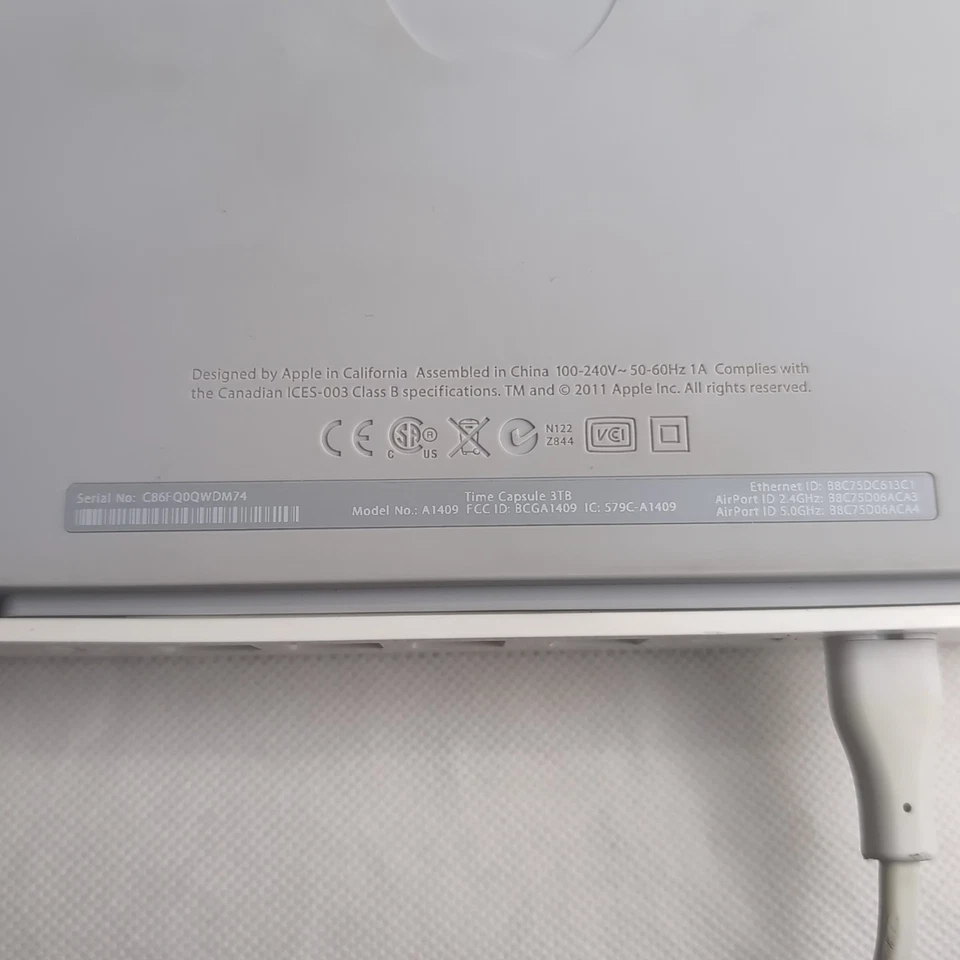 Apple Airport A1409 Time Capsule 3TB Router Wi-Fi Extender & Network Storage - Image 3 of 3