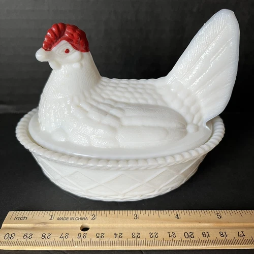 Vintage Westmoreland Milk Glass Nesting Hen Red BC