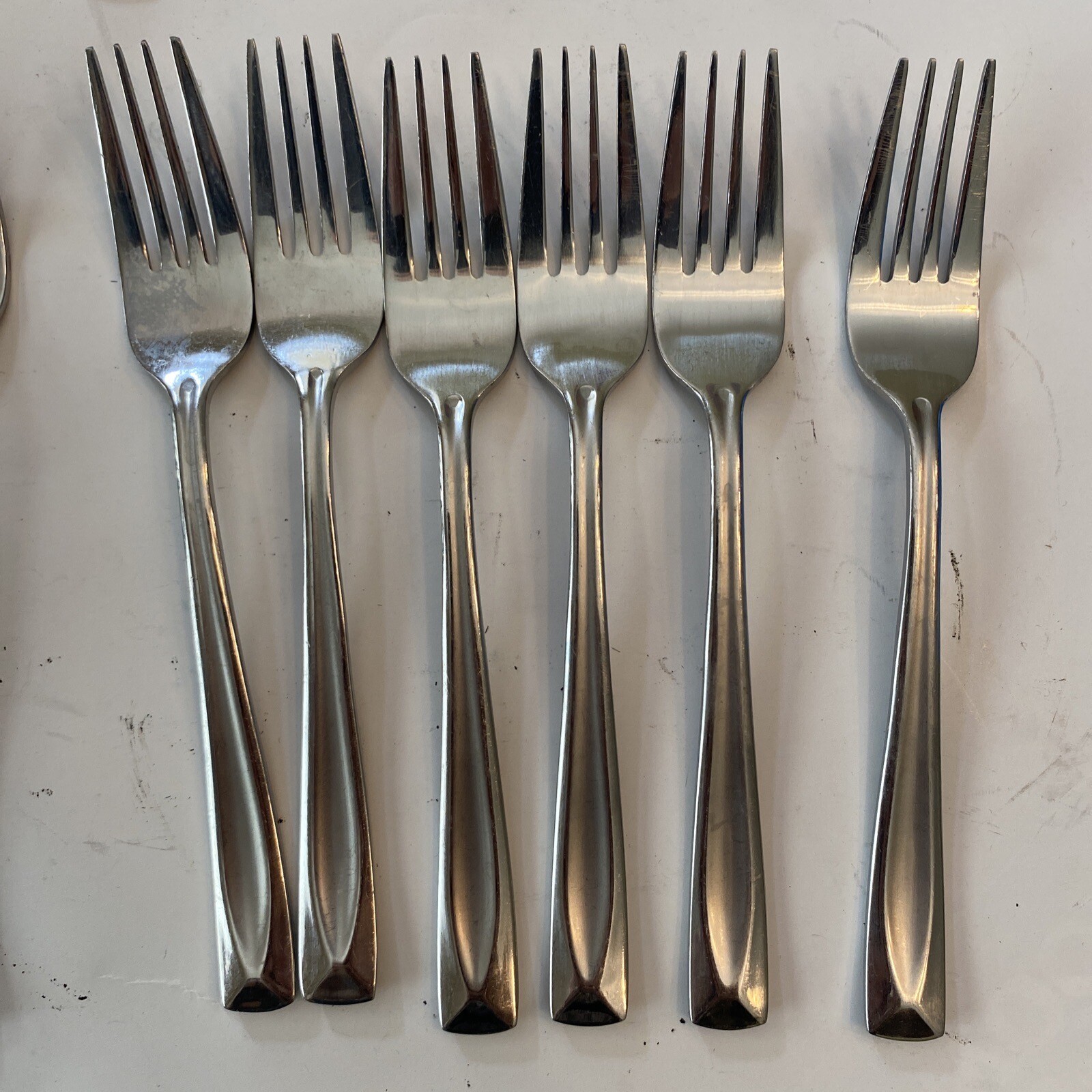 Oneida SATIN LINCOLN Stainless Steel 32 Piece Flatware Set PLEASE