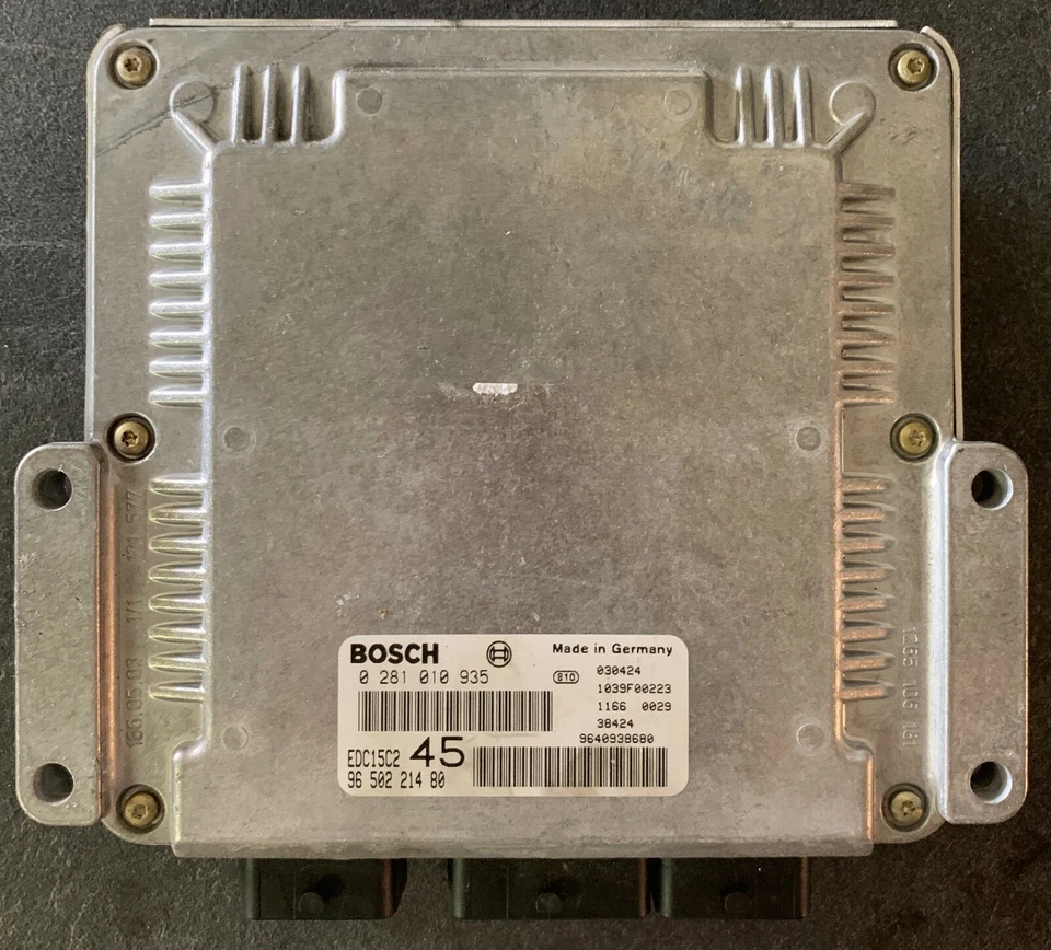 Calculateur moteur décodé PEUGEOT CITROEN EDC15C2 45 0281010935 9650221480 - Photo 1/1
