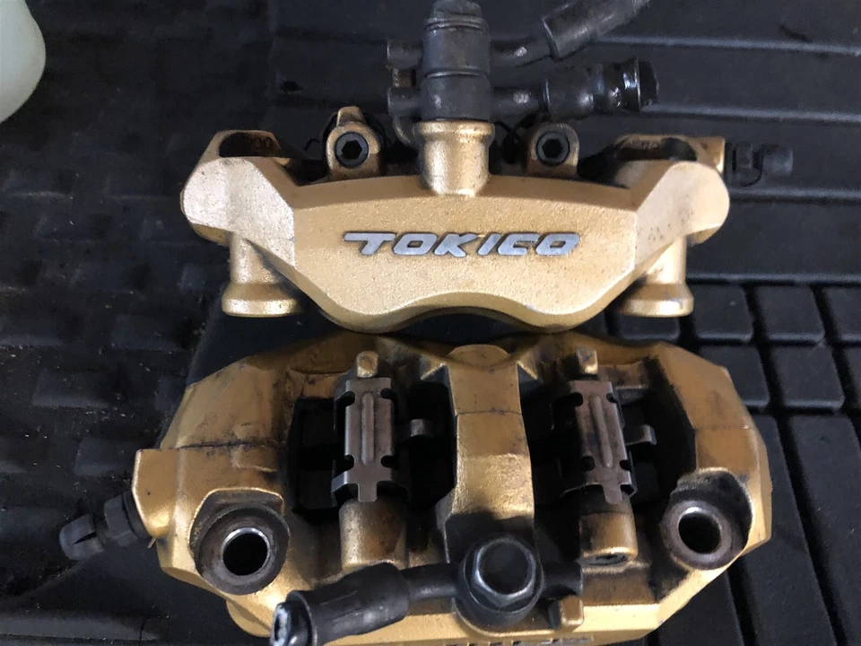 Pinças de freio dianteiro fabricante de equipamento original Kawasaki Ninja ZX10R ZX10 ZX 10 ZX1000 04 05 2004 2005 - Imagem 3 de 4