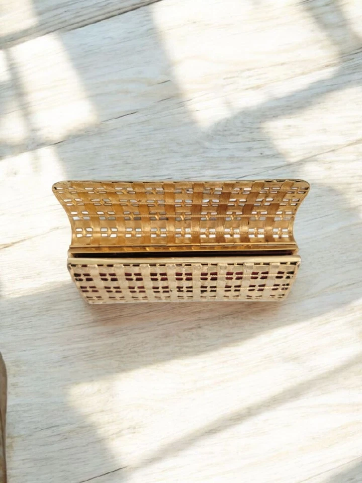 Bolso de Mano Italiano Metal Dorado Saks Quinta Avenida. Vintage 80' .Raro. de encontrar. 7,5"×4" Foto 3 de 4