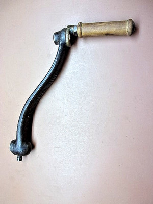Antique Cast Iron Hand Turn No. 13224 Crank Handle Embossed '48 Revs Per Min'