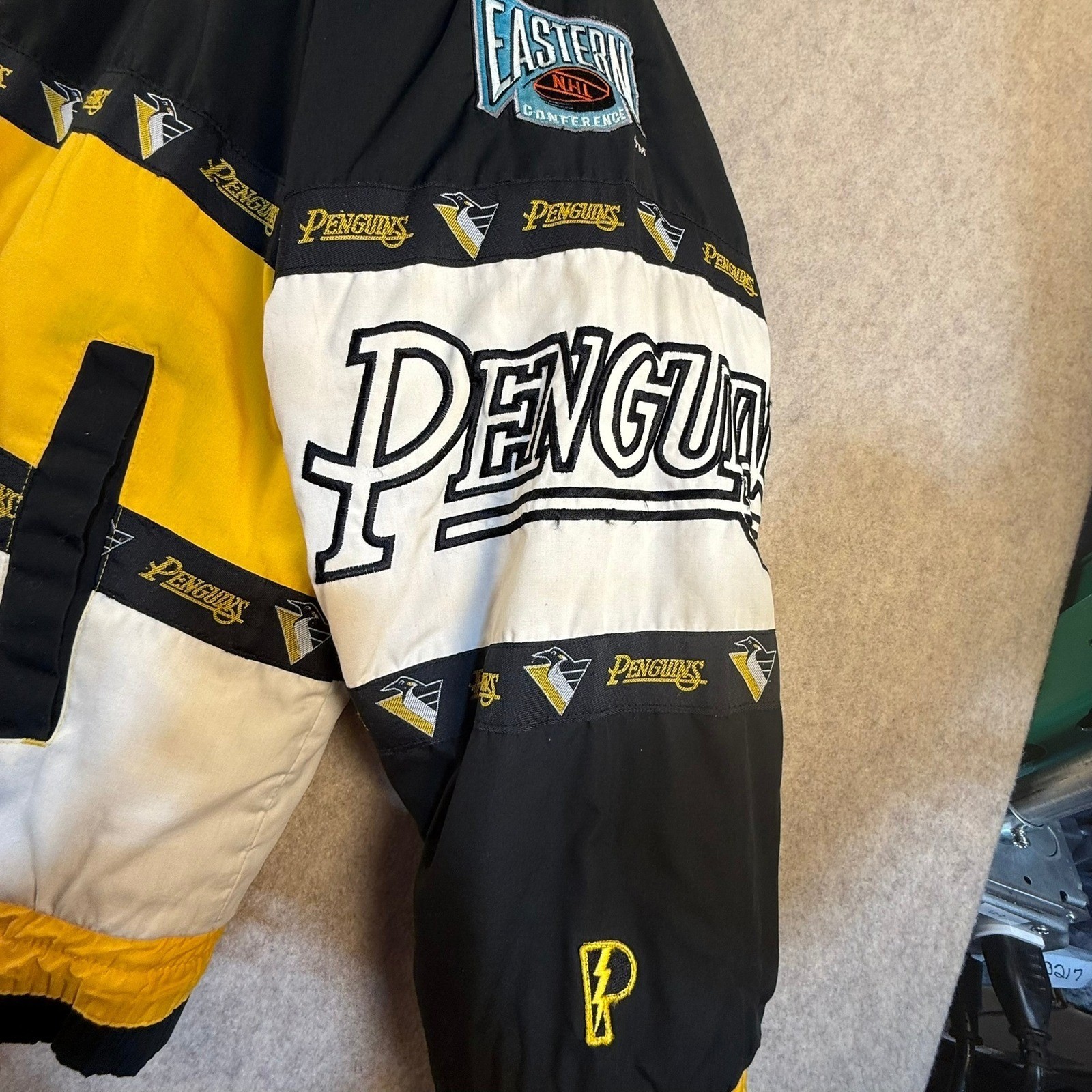 Vintage Pittsburgh Penguins NHL Jacket Pro Player Daniel Young Black Yellow L image 2