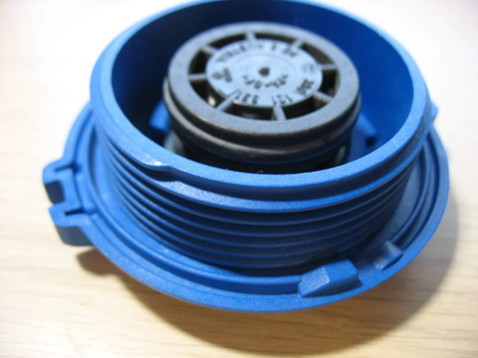 Radiator Cap for Volkswagen Jetta Passat Golf Beetle Audi A4 Q5 A5 A6 A3 Porsche - Image 2 of 4