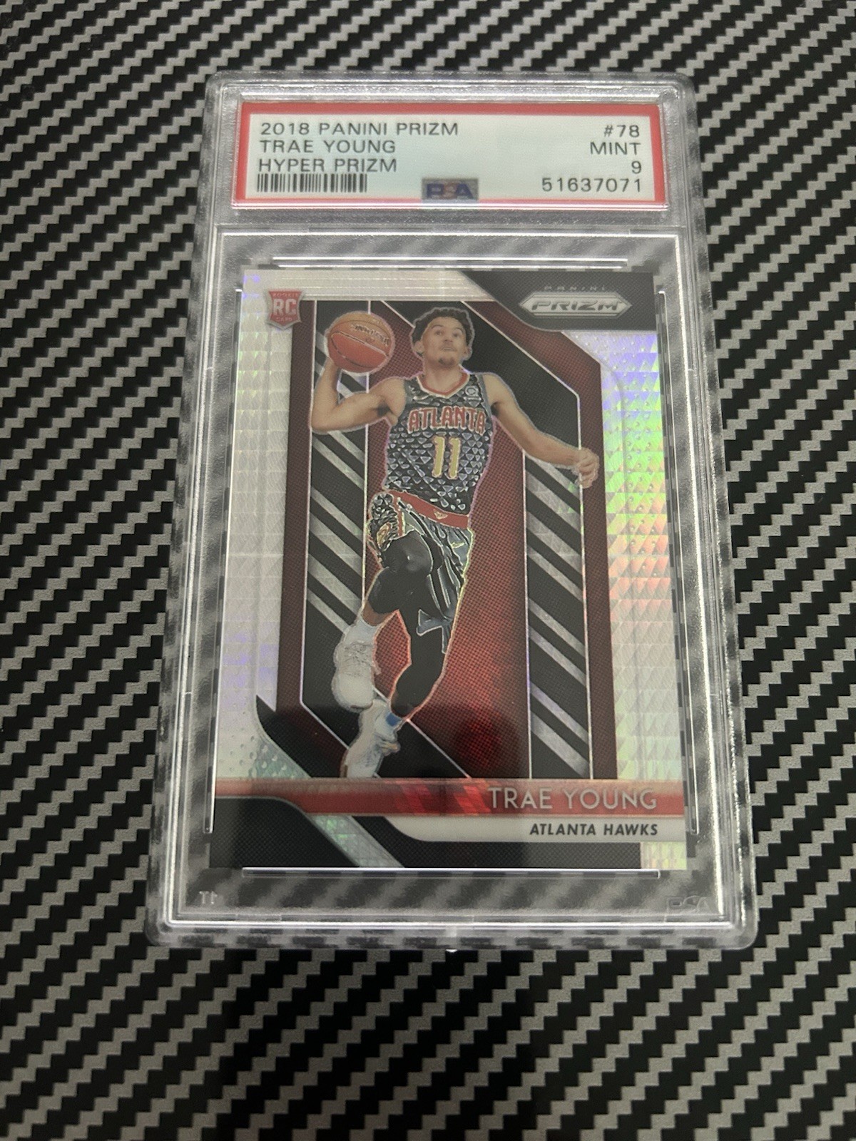 2018-19 Panini Prizm Trae Young #78 Hyper Prizm (RC) PSA 9
