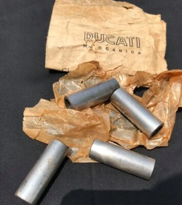 NOS DUCATI SINGLE BEVEL VINTAGE 100CC. 100SPORT GUDGEON PIN 1PCS 47MM X 11MM - Photo 1/4