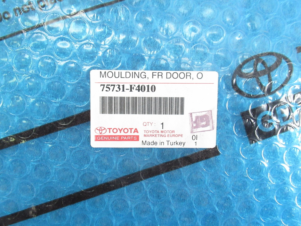 Genuine OEM Toyota 75731-F4010 Right Front Lower Door Molding 18