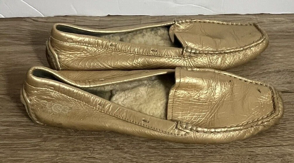 Mocassini da guida UGG Australia donna taglia 8 foderati in pelliccia oro S N 5766