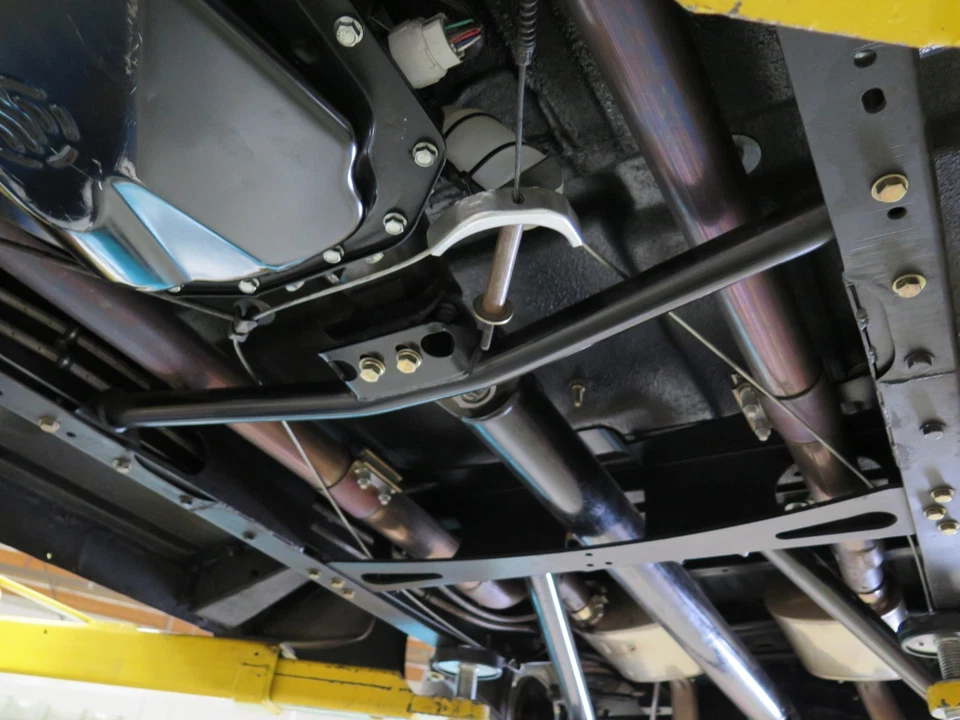 63-72 Chevy GMC C10 C15 Truck Tubular Transmission Cross Member Foto 2 de 4