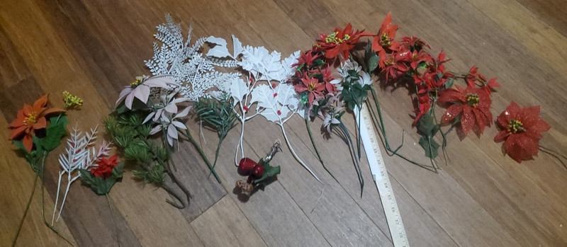 Lot of 30 Vintage Artificial Christmas Flowers  Floral Picks Crafts Poinsettias