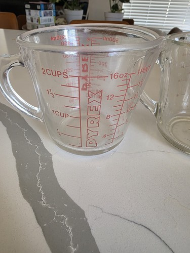 Vintage 2 Cup 16 oz Pyrex 516 Glass Red Letter Measuring Cup D-Handle Set Of 2 - Picture 2 of 3
