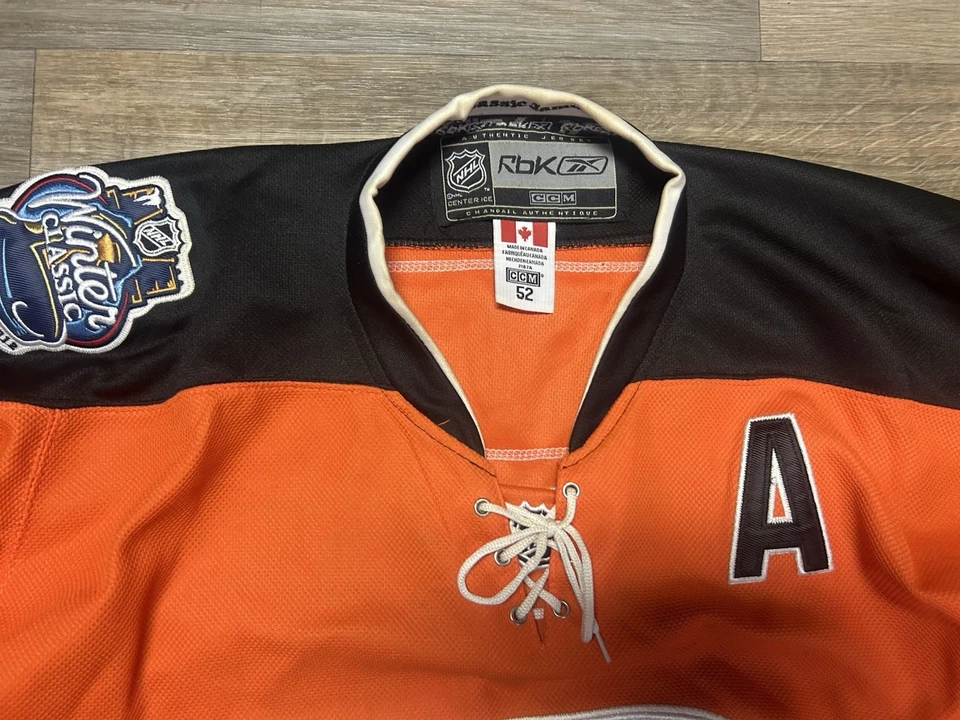 Philadelphia Flyers Claude Giroux Reebok Winter Classic 2012 Jersey sz 52 - Image 3 of 4