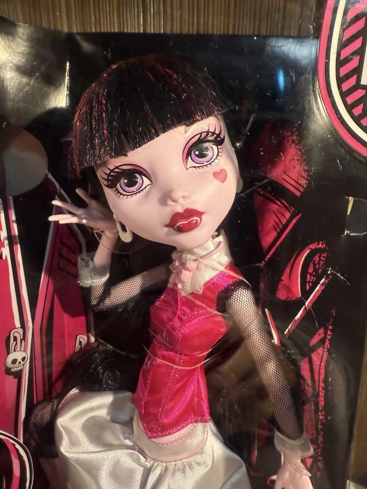 Monster High espantosamente altos ghouls - Draculaura - Muñeca 17" 2014 NRFB rara Foto 4 de 4