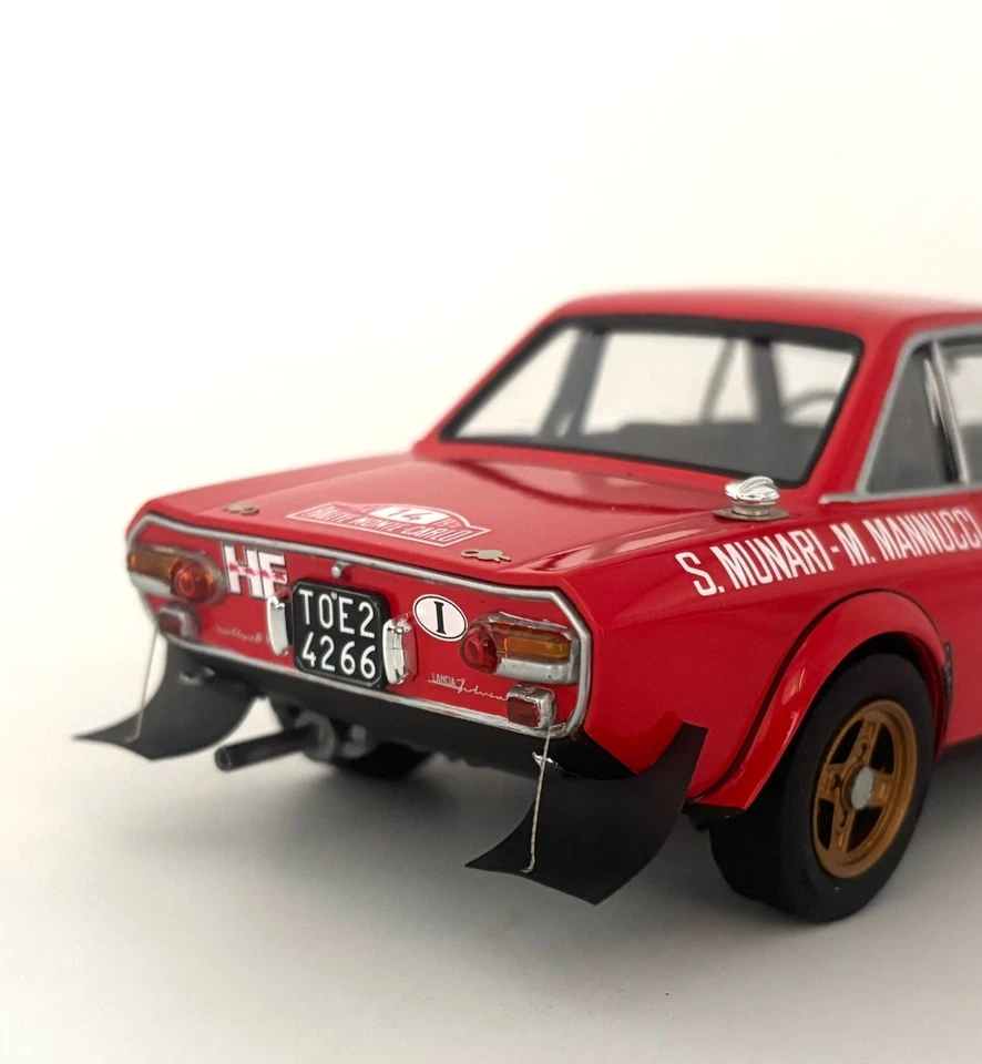 Fulvia HF Lancia Rally legends 1-24 kit Italeri 3670 Modellino auto da corsa - Immagine 3 di 4