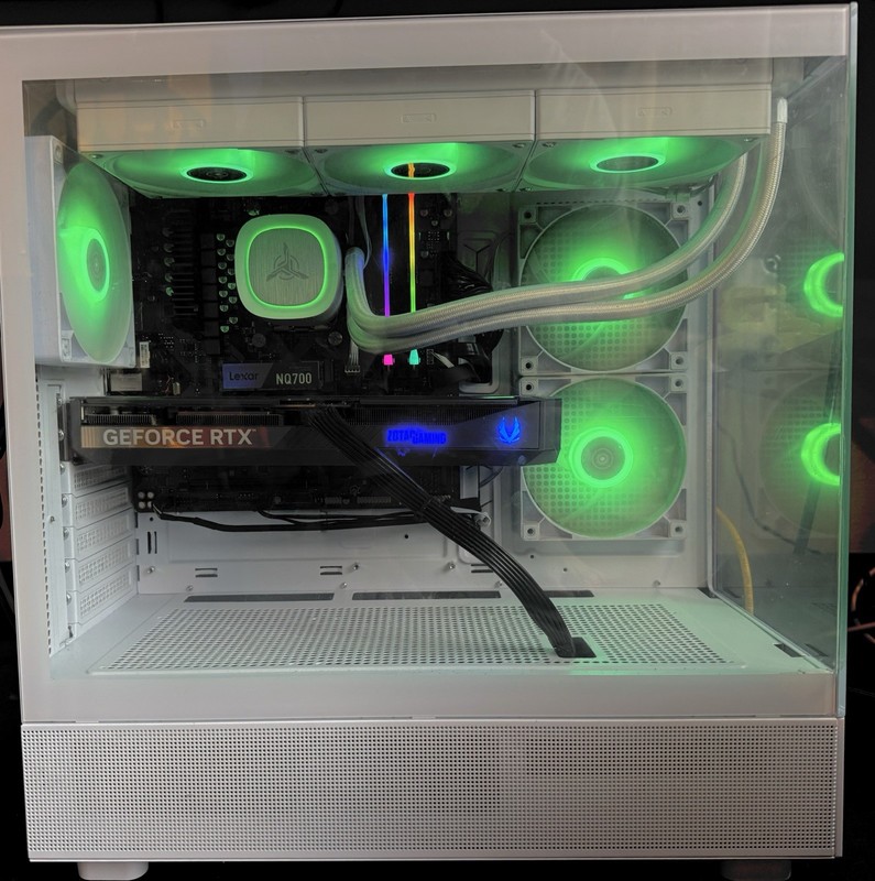 Gaming Desktop PC GeForce RTX 5070, AMD Ryzen 7 7700x, Liquid Cooling, White