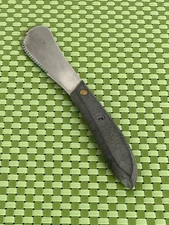 Robinson Knife Co Stainless Spreader Serrated Edge Black Handle USA 8 5/8"(FLAW)