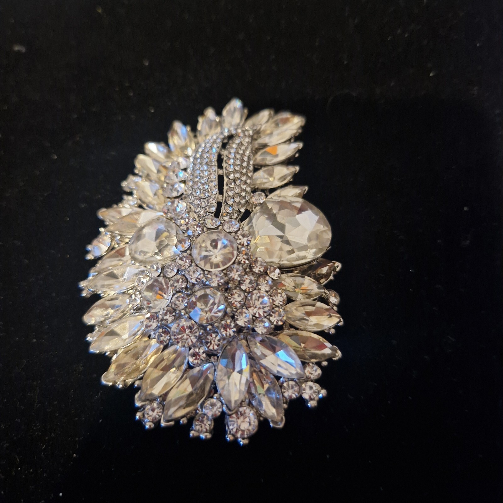 ABSOLUTELY HUGE STUNNING STATEMENT DIAMANTE CRYST… - image 1