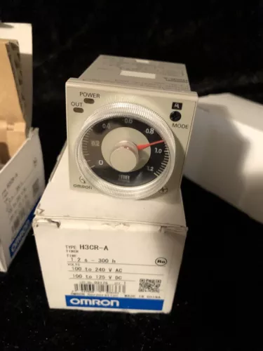 OMRON H3BA-8H Timer 0-0.5 Hrs 5A 250 VAC