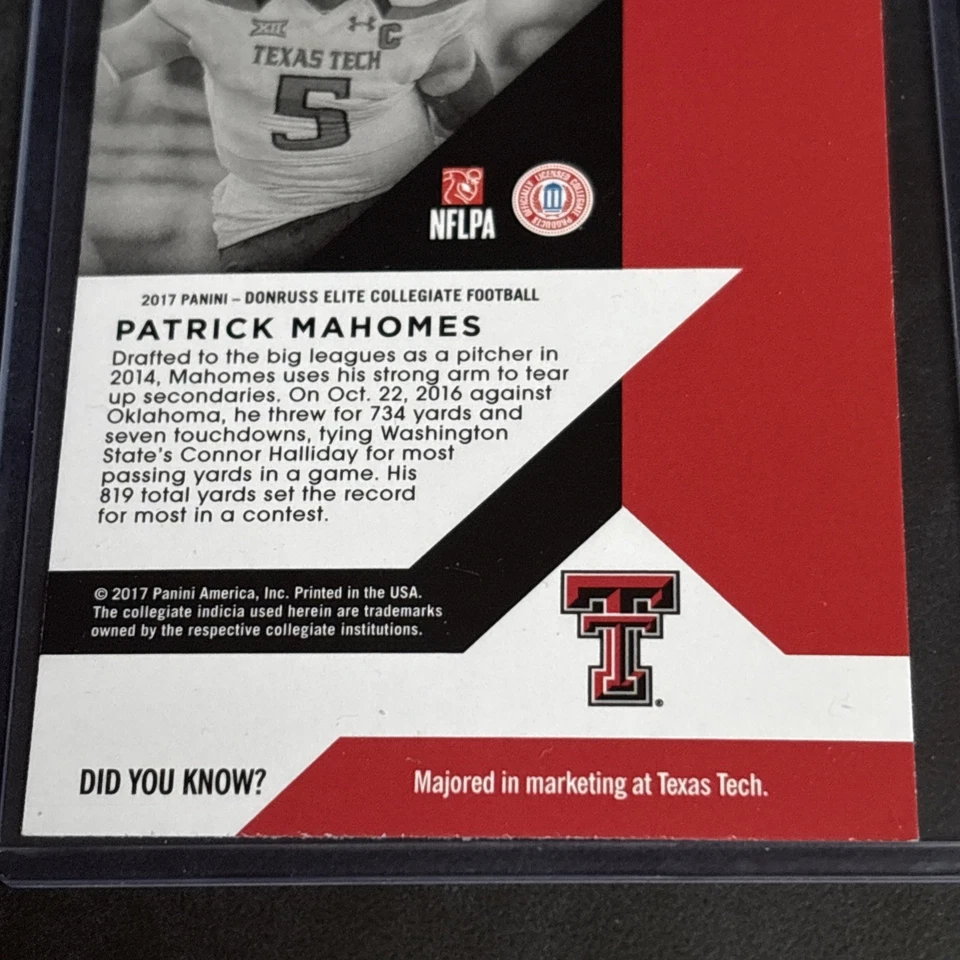 Tarjeta de novato Donruss Elite Draft Football Patrick Mahomes Texas Tech 2017 #145 radiocontrol Foto 4 de 4