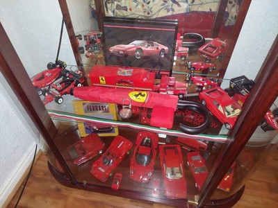 Modellautos Ferrari  81 Stück. Diverse Modelle und Maßstäbe
