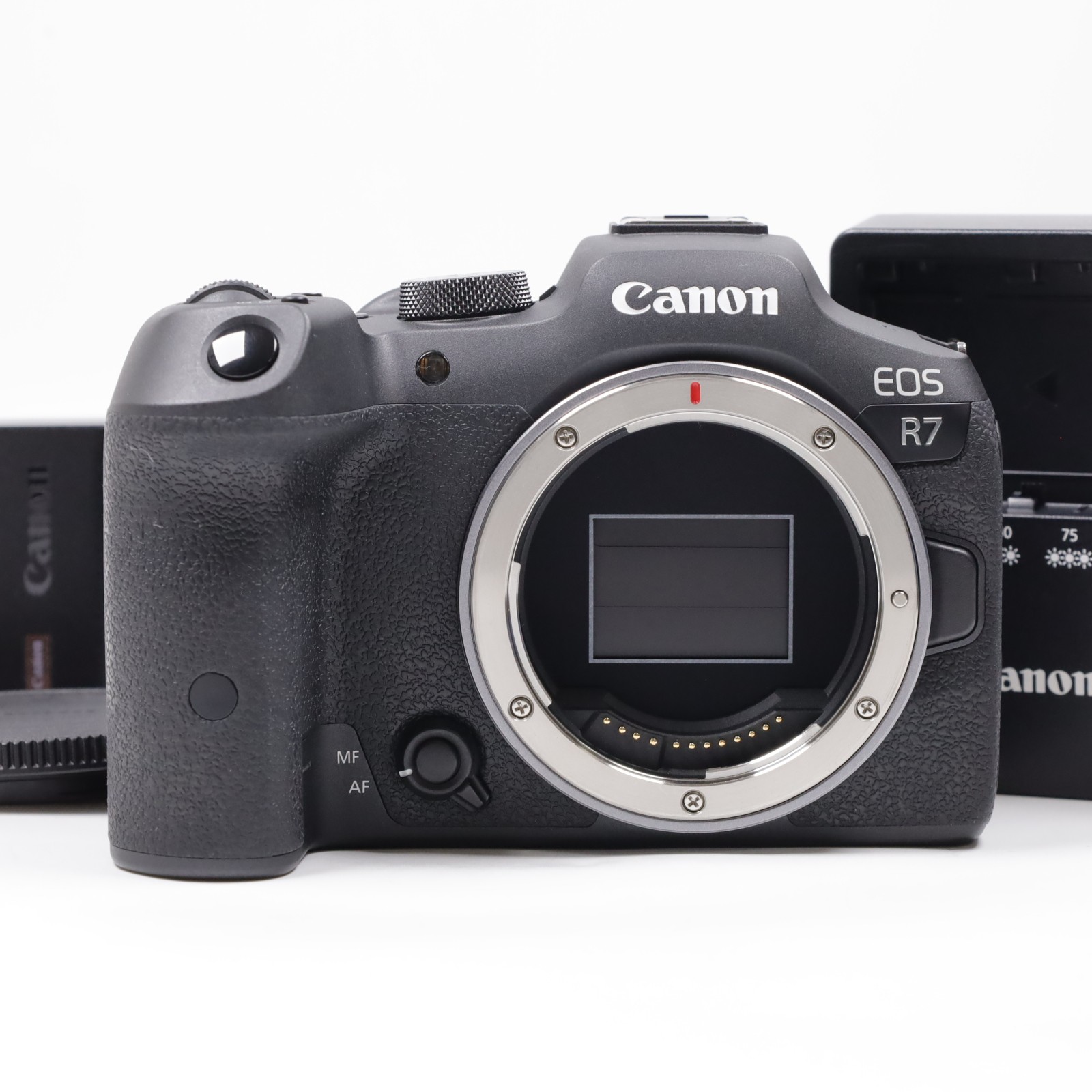 Canon EOS R7