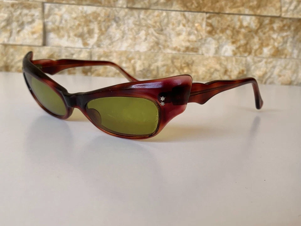 VINTAGE CAT EYE SUNGLASSES TORTOISE ACETATE GREEN 1950'S FRANCE MADE MID CENTURY - Image 3 of 4