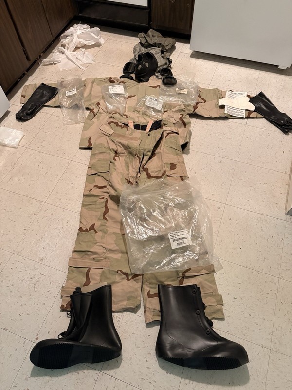 MOPP Suit Sz Large Regular Chemical NBC Protective Coat, Trousers, Gloves, Boots