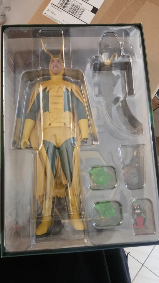 Soo Soo Toys 1/6 Classic Trickster Loki  - Imagem 3 de 4