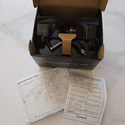 Brand New Shimano 24 Exsence BB C3000MHG Spinning Reel Seabass Saltwater Japan