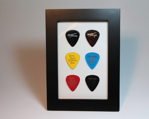PLECTRUM SPECTRUM™ 4" x 6" Guitar Pick Display - CLEAR Vertical - FRAME INCLUDED - Picture 4 of 6