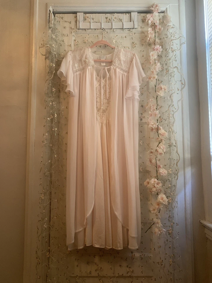 vintage balletcore coquette dreamy pale pink lace nightgown size M  - Image 3 of 4