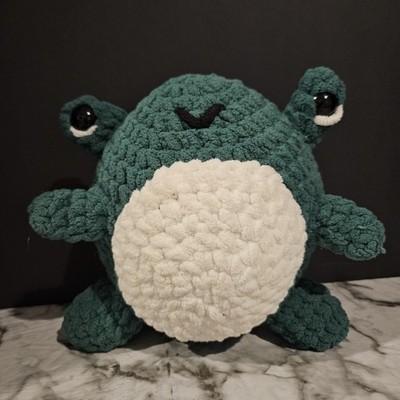Handmade Crochet Frog Plush Amigurumi Chunky Yarn Kawaii  Green Frog 8''