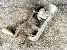 VINTAGE NEW STANDARD NO3 FOOD CHOPPER CAST IRON HAND CRANK KITCHEN GRINDER