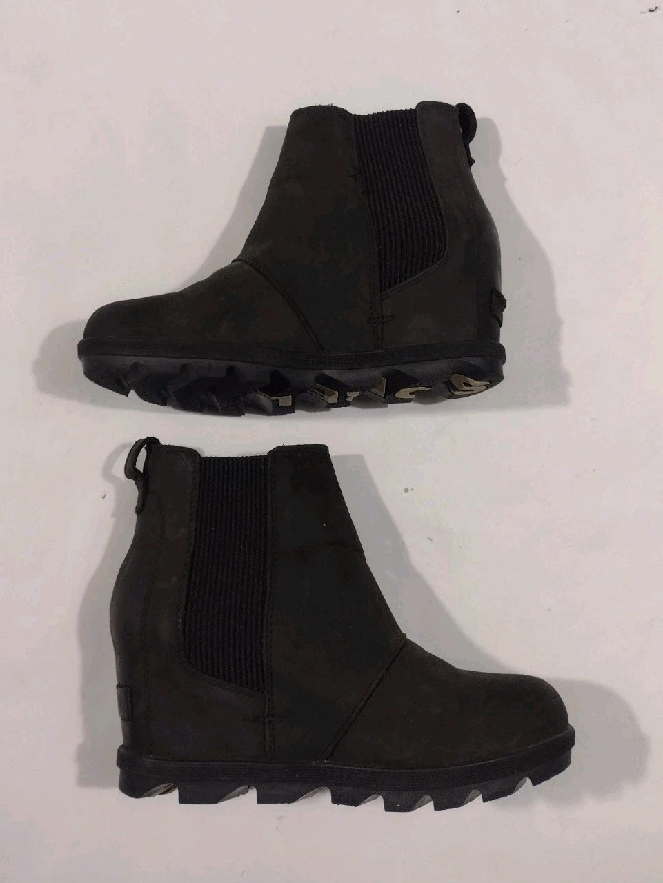 sorel joan of arc wedge ii chelsea pull on leather boots