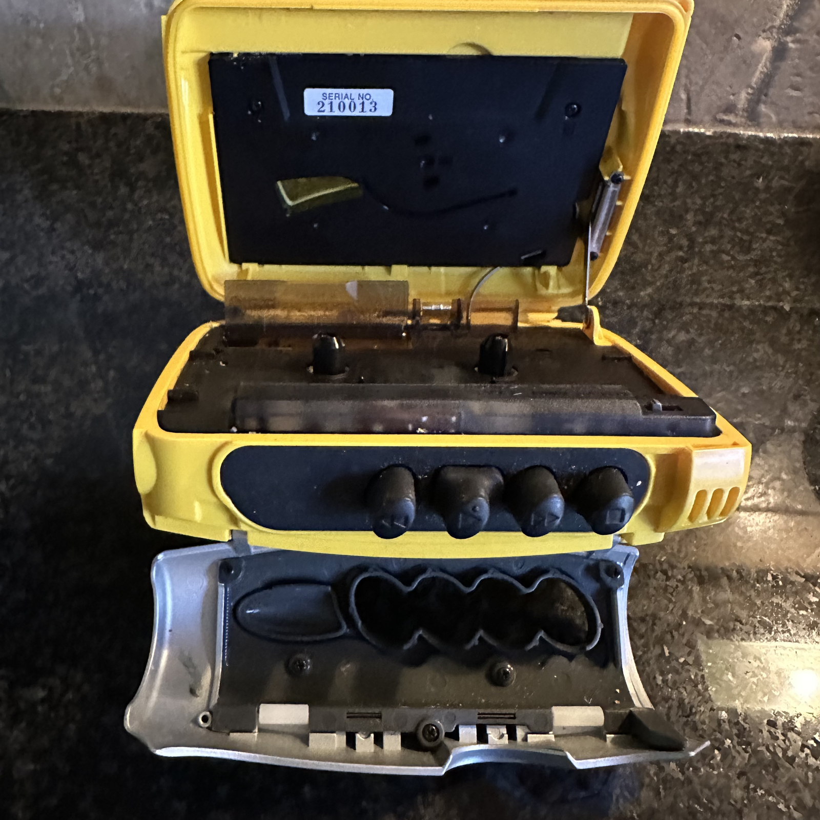 Sony WALKMAN Sports WM-FS111 Portable AM/FM Radio Cassette Player Mega Bass Vtg*