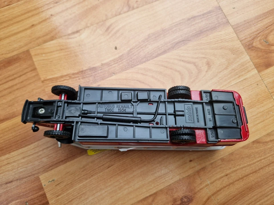 SOLIDO 1/50 AUTOBUS RENAULT TN6C 1934 REF 4401 DIECAST BUS - Image 3 of 3