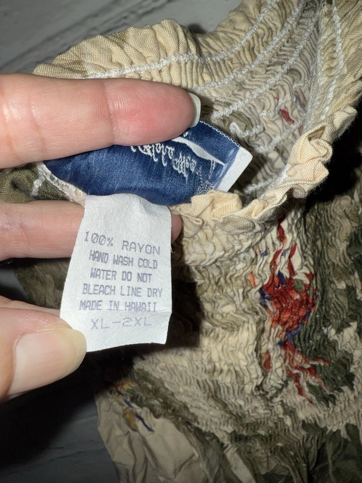 Top Floral Island Aloha Weer Hecho en Hawaii 100% Rayón Junior Talla XL Foto 3 de 4
