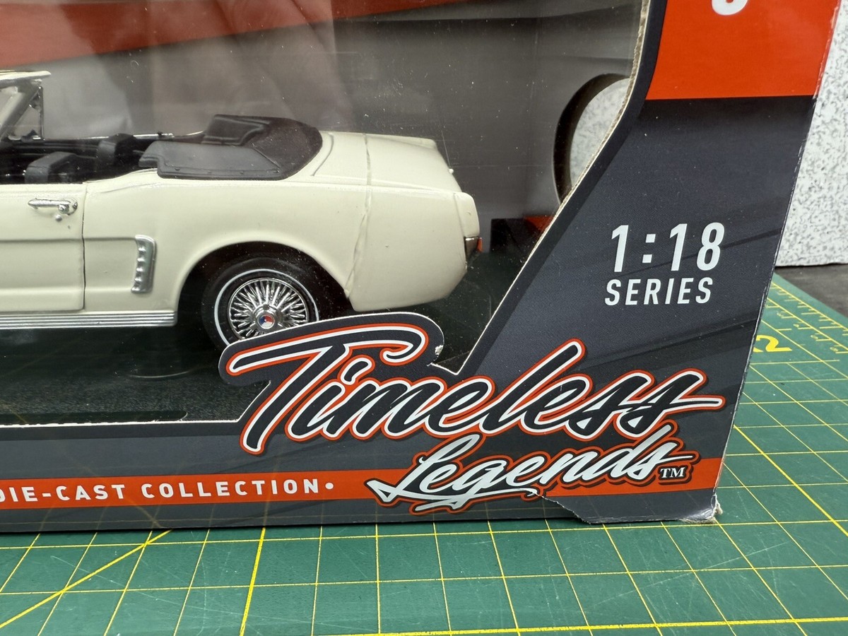 MOTORMAX 1:18 1964 1/2 FORD MUSTANG VERT DIECAST CAR WHITE