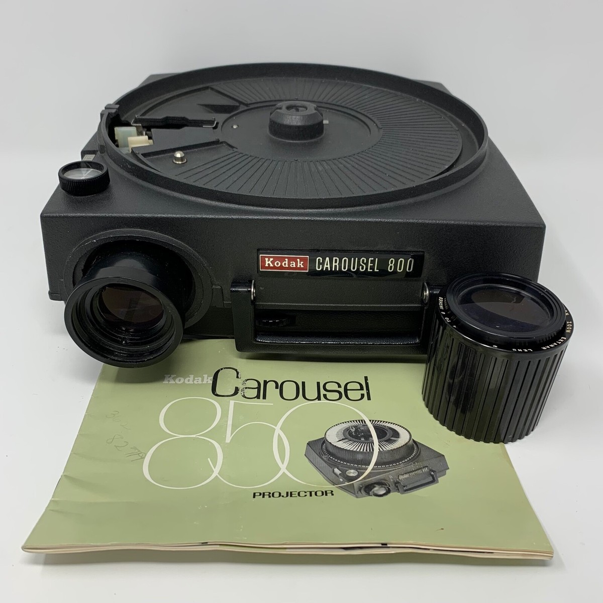 VINGTAGE KODAK Carousel 800 35mm Slide Projector w/140 Tray, ZOOM