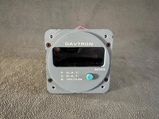 Davtron M303 Digital Voltmeter / Outside Air Temperature