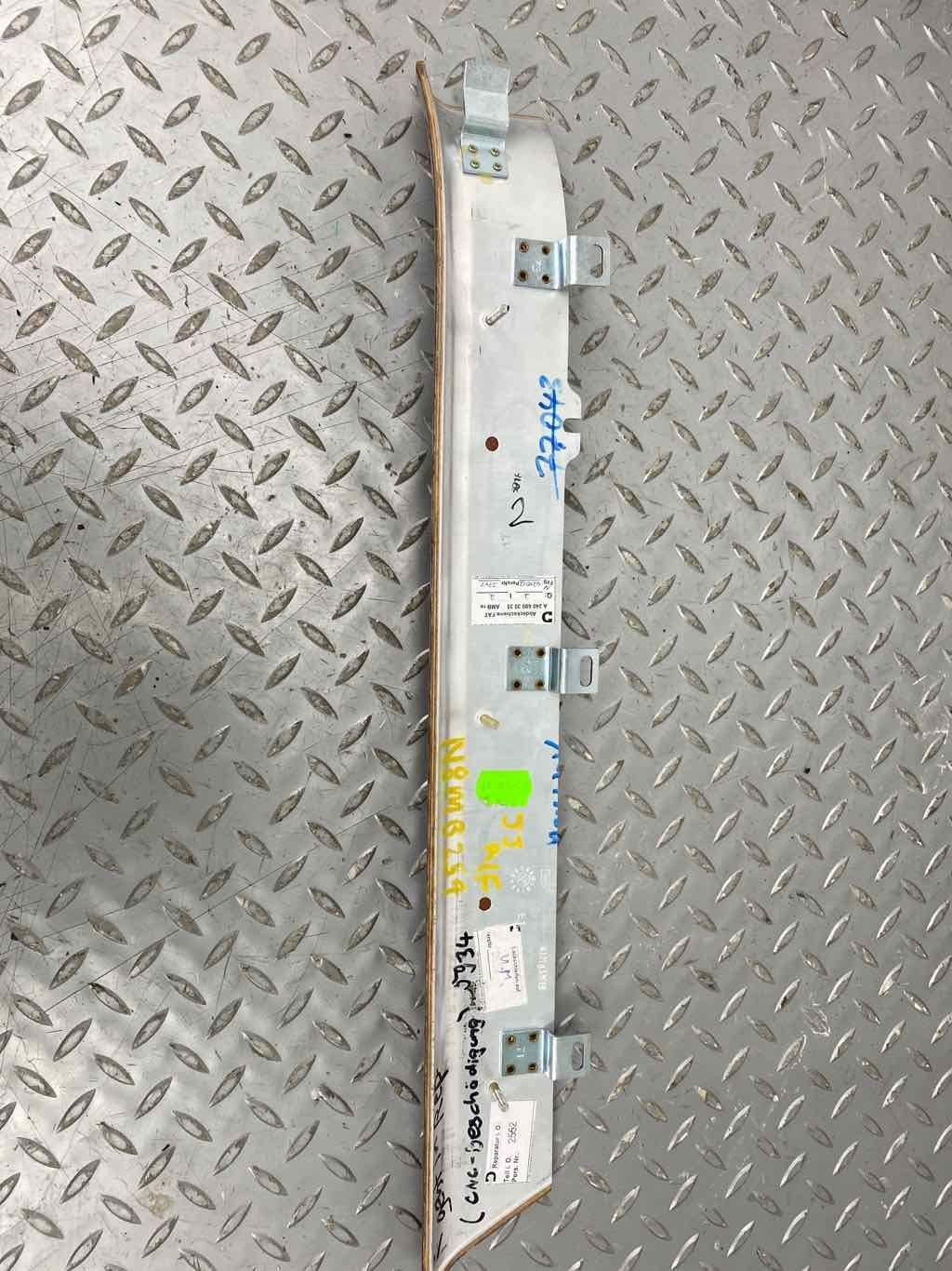 Maybach 57 2008 FRONT+RIGHT Rocker panel