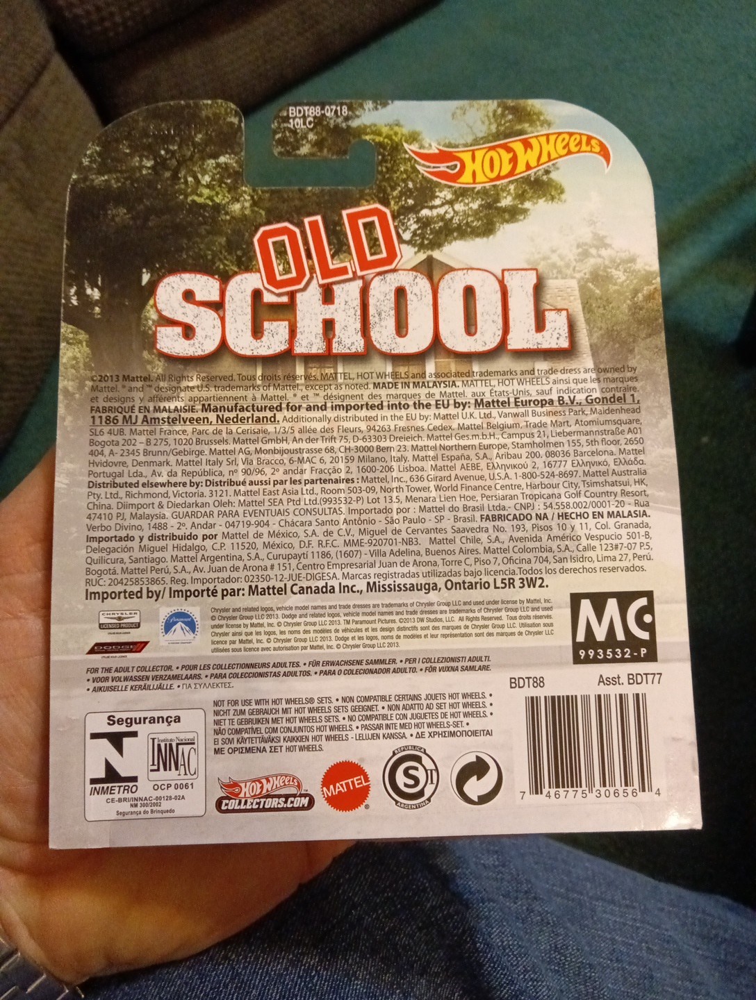 2014 Hot Wheels Retro Entertainment Old School '77 Custom Dodge Van 