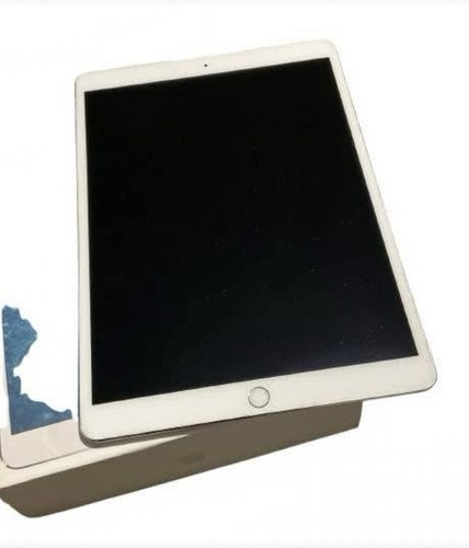 iPad Pro 10.5 1st Gen 64gb Silver WiFi - Boxed - Picture 4 of 10